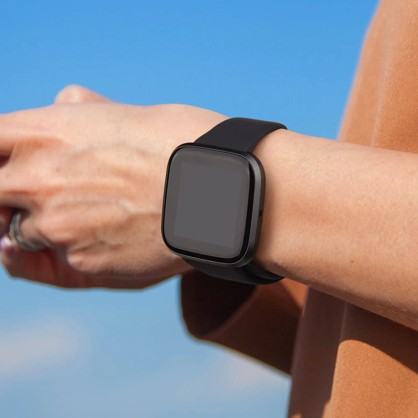 AK Silicone Bands Compatible with Fitbit Versa 2 / Fitbit Versa/Versa Lite/Versa SE Bands for Women Men, Classic Soft Straps Replacement Sport Wristbands for Fitbit Versa 2 Smart Watch (Black) Black