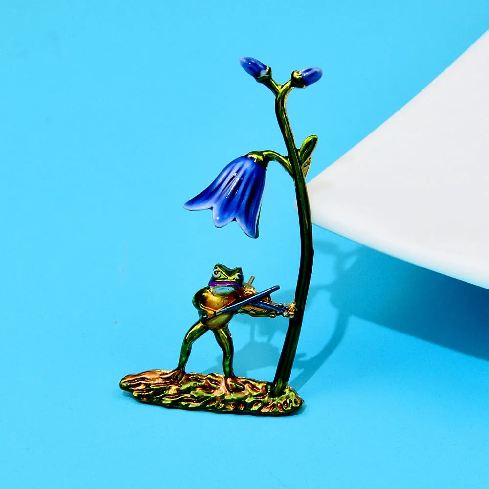 Frog Playing The Violin Brooch Animal Pin Flower Jewelry Enamel Accessories