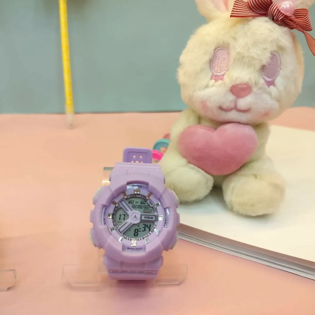 Modern and Sporty Wristwatch for the Fashion (Multicolors)